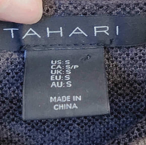 Tahari Women's Camouflage Knit Hoodie Sweater Sz Small Perfect Condition - Picture 3 of 4